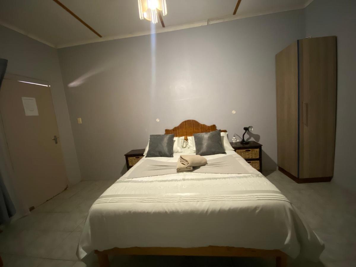 El-Kole Bed And Breakfast 추메브 외부 사진
